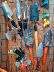 Country Lore: Nifty Tool Holder Image